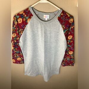 LuLaRoe Randy T-Shirt – Size Small